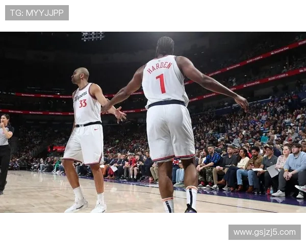 快船伤退双杀鹈鹕 小卡复出连37场20+ 快船伤退双杀鹈鹕 小卡复出连37场20+