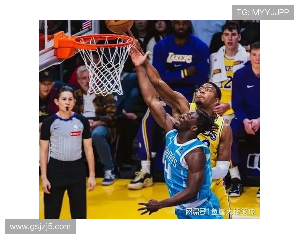 斯玛特海斯联手称霸内外线 雷迪克盛赞 斯玛特海斯联手称霸内外线 雷迪克盛赞